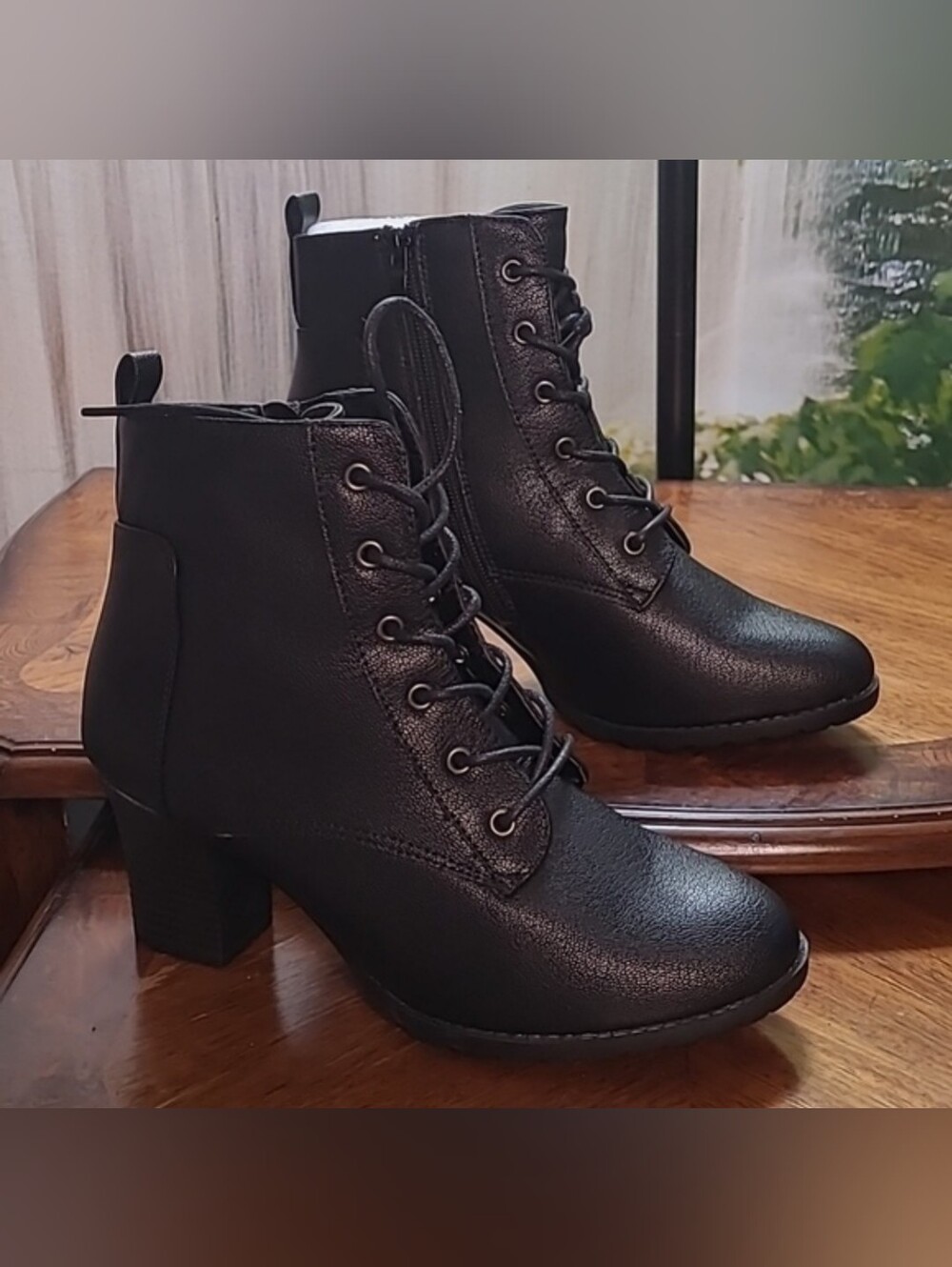 New! ID Required Gretchen Womens 8 chunky block heel ankle boot black